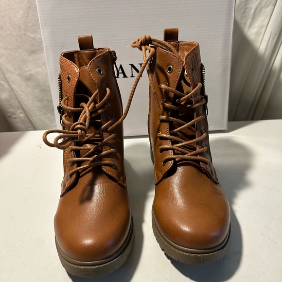 Wanted light brown ankle boots laceup front zip embellishment size 7 NWT - Picture 2 of 6